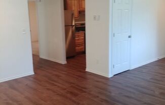 2 beds, 1 bath, 800 sqft, $1,400, Unit A