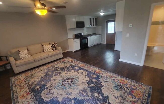 2 beds, 1 bath, $1,500