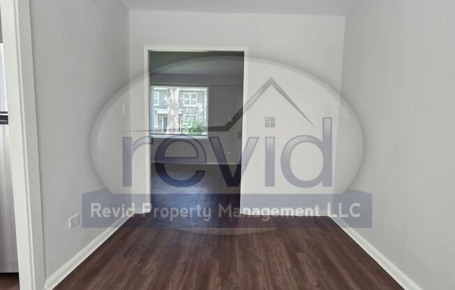 2 beds, 1 bath, 752 sqft, $995, Unit 1301-4