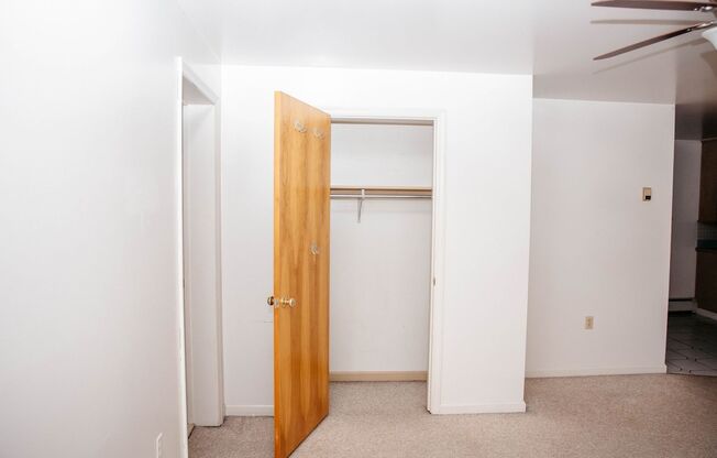 1 bed, 1 bath, $995, Unit 201