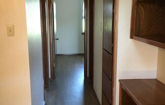 2 beds, 1 bath, 882 sqft, $795, Unit C4