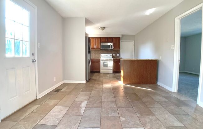 3 beds, 2 baths, $1,295