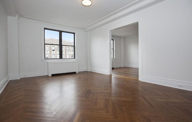 905 W AVE 142