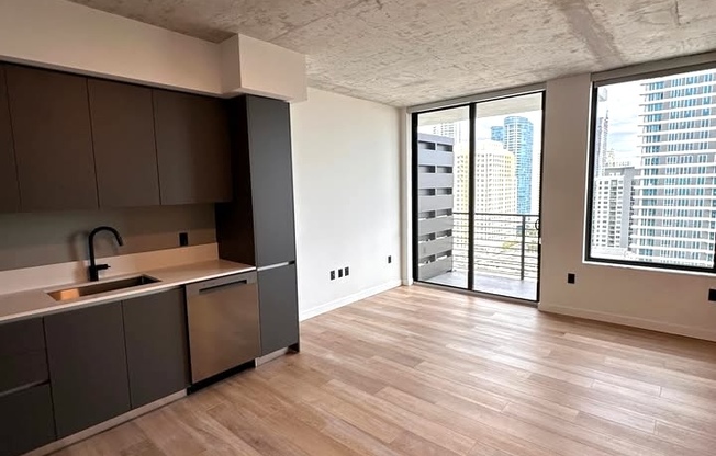 439 SW 3 AVE