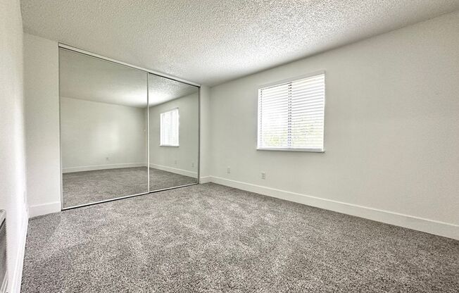 3 beds, 1 bath, 982 sqft, $1,875, Unit 137