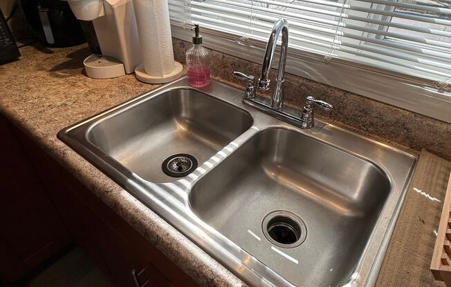 2 beds, 1.5 baths, 680 sqft, $949, Unit 8534