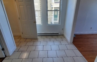 1 bed, 1 bath, 725 sqft, $1,275, Unit 1 SO