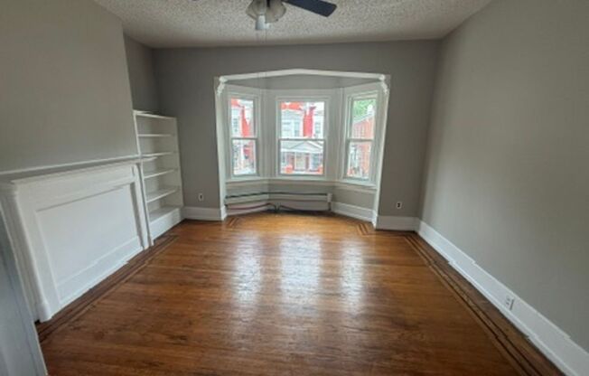 2 beds, 1 bath, 1,200 sqft, $1,400, Unit 2nd Fl