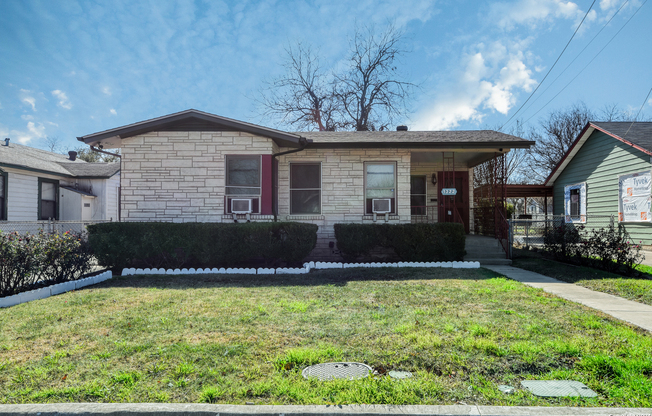 1322 W Malone Ave