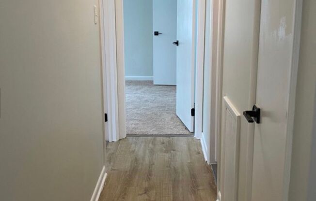 2 beds, 1.5 baths, 850 sqft, $1,925, Unit B07