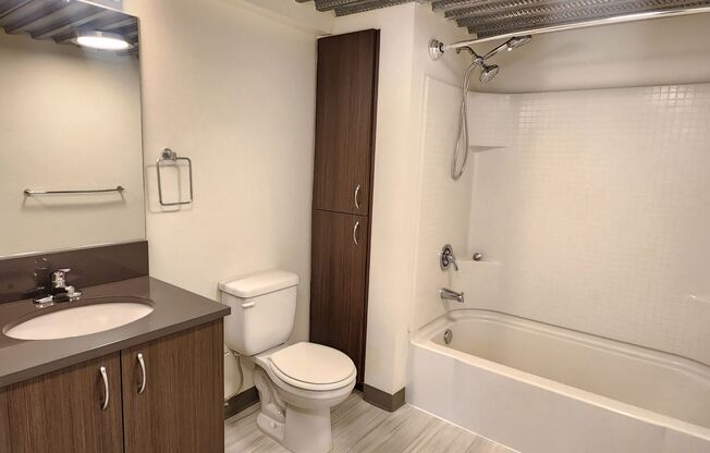 1 bed, 1 bath, 1,005 sqft, $2,750, Unit 101