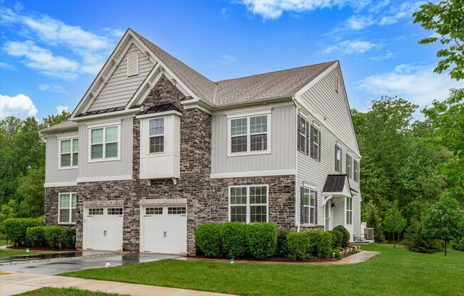 Luxury 4BD/3BA Carriage Home in West Chester!
