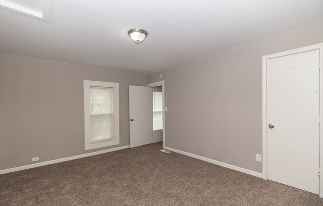 2 beds, 1 bath, $1,200