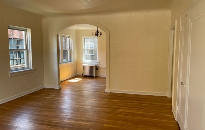 1 bed, 1 bath, 708 sqft, $1,340, Unit King Edward Annex 32