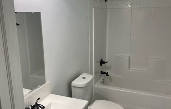 2 beds, 1 bath, $1,000