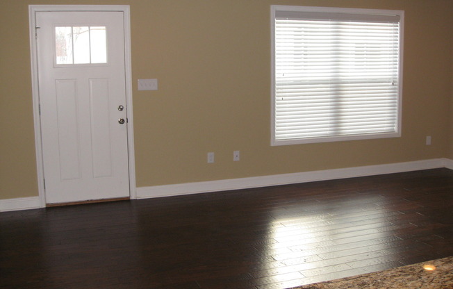 3 beds, 2.5 baths, 1,425 sqft, $1,425, Unit 116
