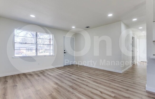 1207 CRESTRIDGE DR