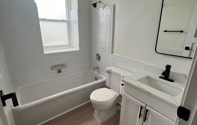 Studio, 1 bath, 224 sqft, $1,075, Unit 924