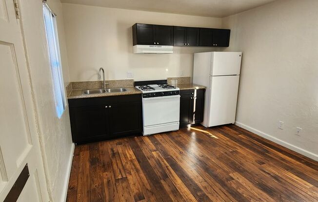2313-19 E Beyer Blvd