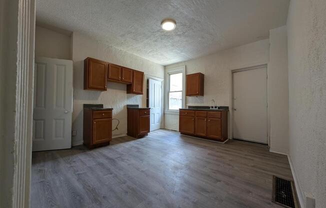 257 37 ST