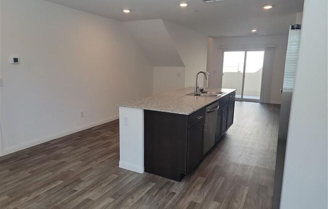 3 BED, 2 BATH TOWNHOME ON THE SOUTH END OF THE STRIP
