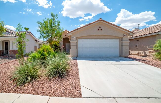 BEAUTIFUL SINGLE STORY HOUSE WITH 3 BEDROOMS IN HENDERSON