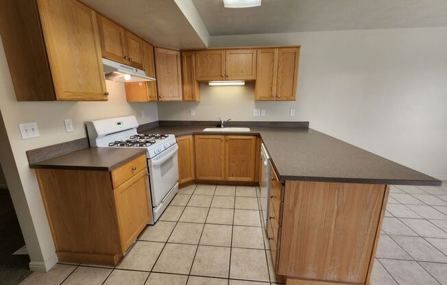 2 beds, 1 bath, $1,185