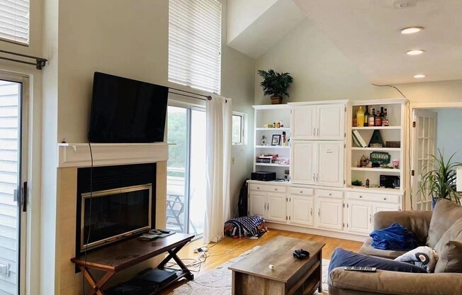 2 beds, 2 baths, 826 sqft, $2,700, Unit D309
