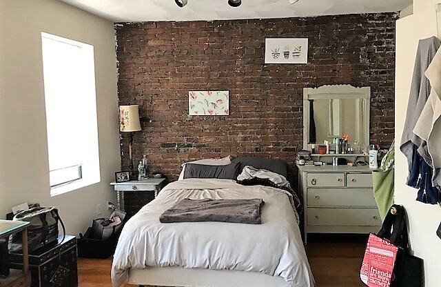 13 Charter St.