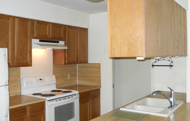 2 beds, 1.5 baths, $1,100