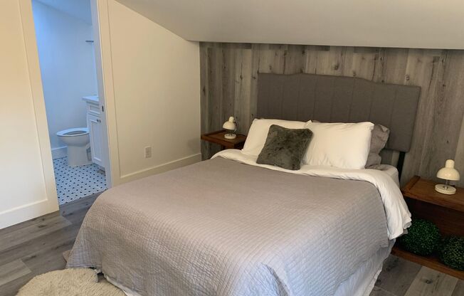 Studio, 1 bath, 125 sqft, $1,850, Unit B-101