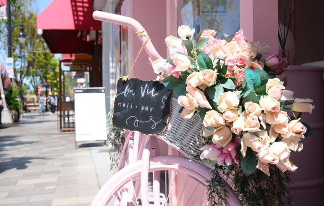 la vie nail bar in burlingame at Bayswater Apartments, California, 94010