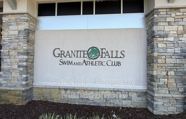 1015 GRAND RDG DR