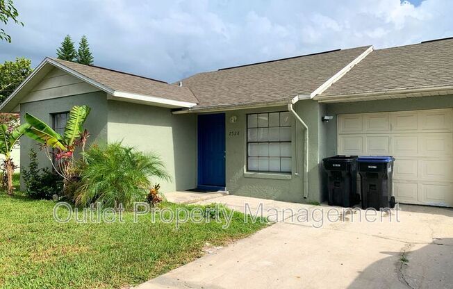 7528 UNIVERSITY GDN DR