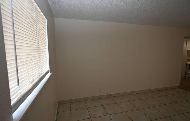 Downtown Las Vegas- Downstairs 2 Bedroom Apartment - 2301 Stewart Ave