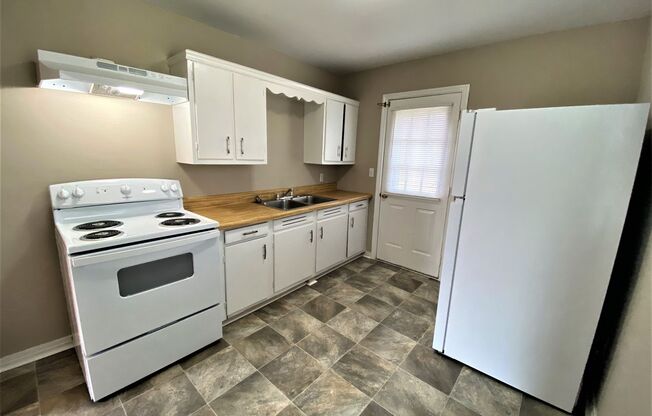 Woody Hills Dr - 982 / 984