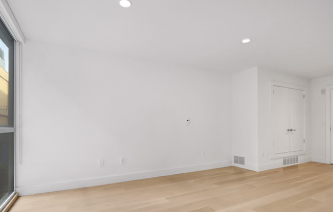 Studio, 1 bath, 360 sqft, $1,795, Unit 44