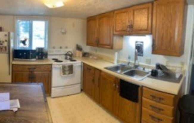 708 S 12th Ave