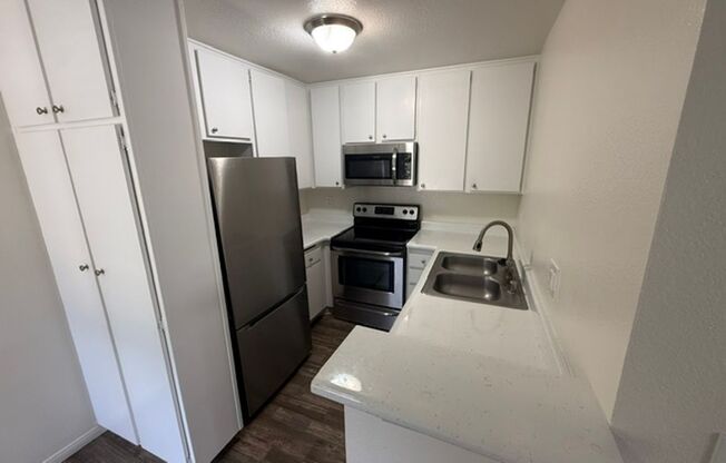 1 bed, 1 bath, 660 sqft, $2,200