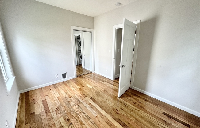 3 beds, 1 bath, $3,000, Unit 2