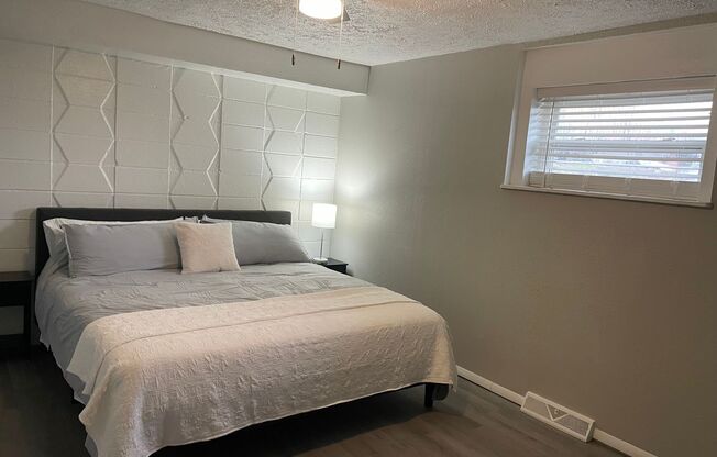 2 beds, 1 bath, $1,895, Unit 305