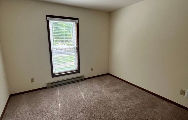 2 beds, 1 bath, 950 sqft, $1,650, Unit 7765RA