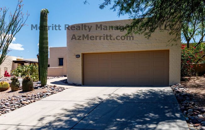 Magnificent views, great floor plan, with garage, community pool and spa