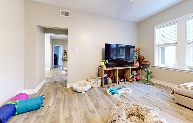 1 bed, 1 bath, 815 sqft, $2,600, Unit 1313 2A