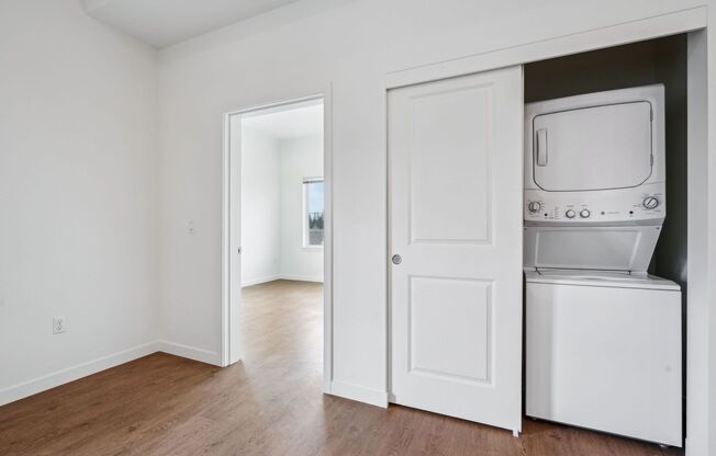 2 beds, 2 baths, 982 sqft, $2,024, Unit 80