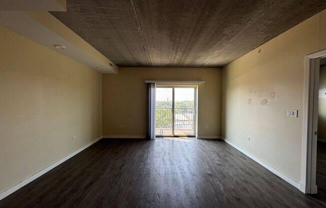 2 beds, 1 bath, 826 sqft, $2,500, Unit 708