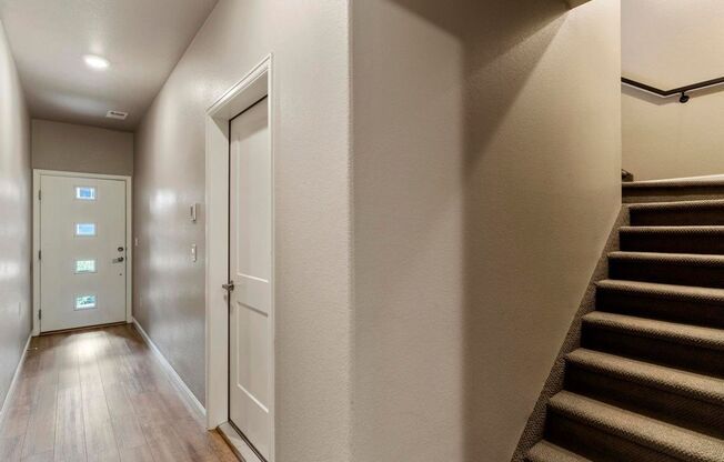 Luxury Townhouse, Minutes from Downtown