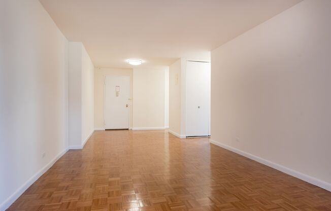 1 bed, 1 bath, 745 sqft, $4,375, Unit M10