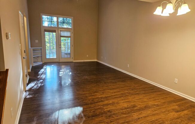 Fantastic 3br 2.5ba Townhome w/ 1st Floor Master & Garage in Holly Springs! Available Now!