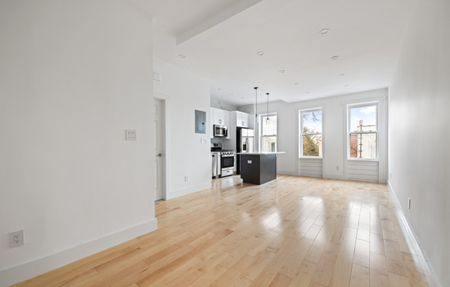 1661 10 AVE
